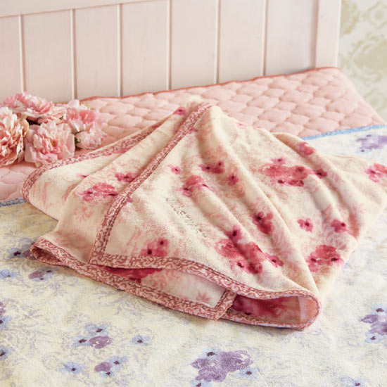 ジルスチュアート ポリエステル毛布 ブルー 5500円 大進オンラインショップ ジルスチュアート ポリエステル毛布 ブルー 5500円 大進オンラインショップ