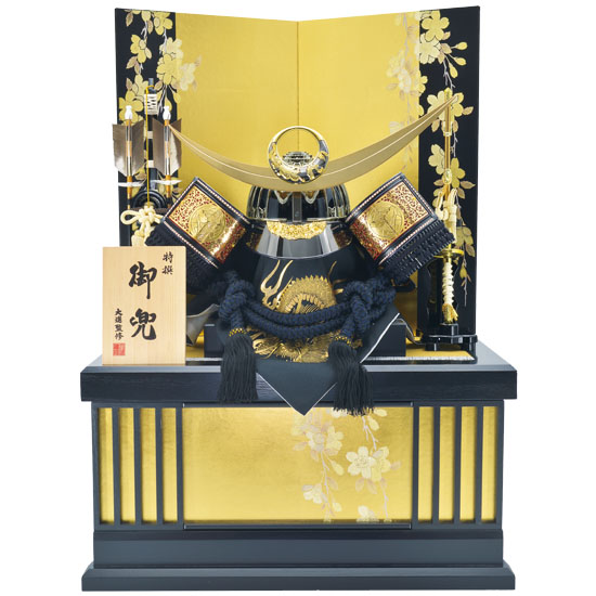 【46】25号 収納着用家紋ｺﾞｰﾙﾄﾞ上杉兜飾り