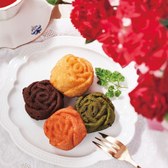 母の日限定 モンシェール バラのフィナンシェと赤カーネーション鉢植えのセット 4054円 大進オンラインショップ